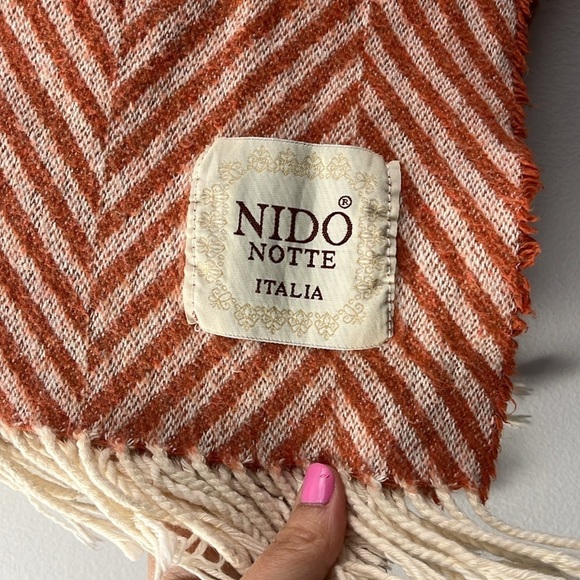 Nido Notte Italia Made in Italy Orange Cream Chevron Tassel Throw Blanket - Picture 2 of 6